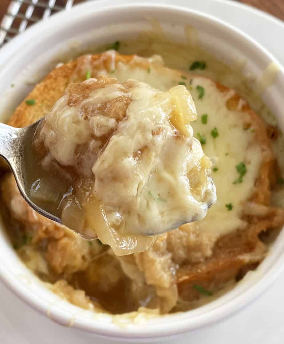 Overhead Classic French Onion Soup Recipe