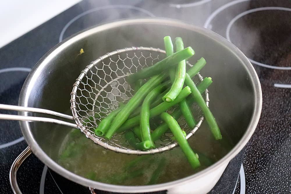 Blanching the green beans