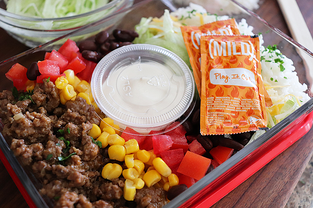 Easy Taco Salad Meal Prep Bowls hero