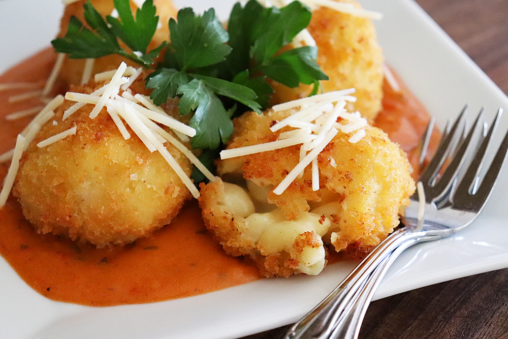 Cheesecake Factory Fried Macaroni and Cheese Balls 
